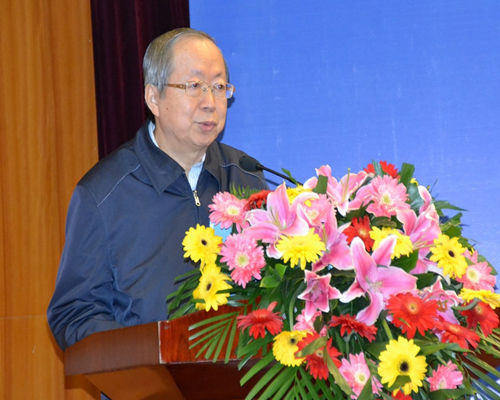 中國經(jīng)濟(jì)體制改革基金會彭森：當(dāng)前宏觀形勢和面臨任務(wù)                                                                        